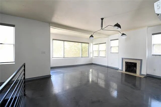 Building Photo - 3402 Octavia St