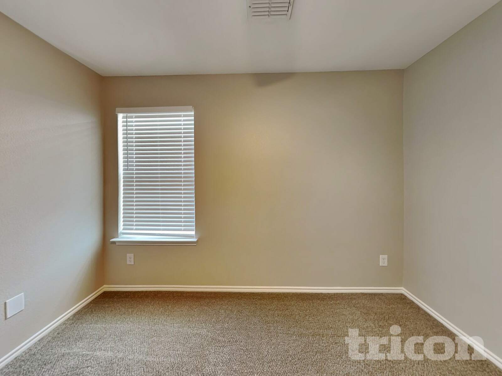 Building Photo - 1107 Longhorn Ln