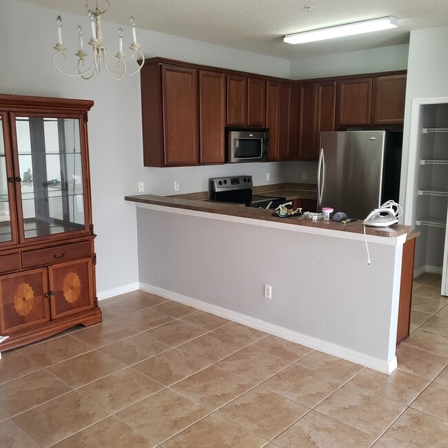 Building Photo - 2771 Oakwater Dr