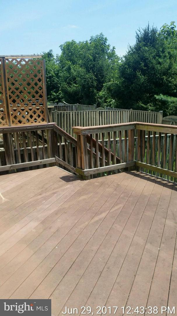 Deck2 - 521 Primus Ct