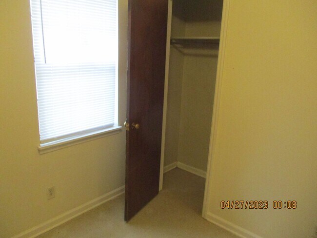 Building Photo - 2513 Beachview Dr