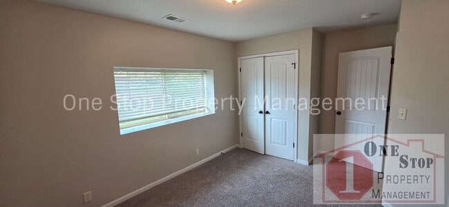 Building Photo - Beautiful 4 bedroom, 3 bathroom home in Raymore!