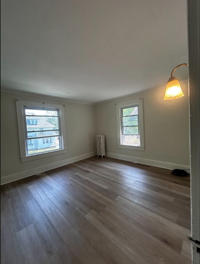 Building Photo - 805-807 North Irving Avenue