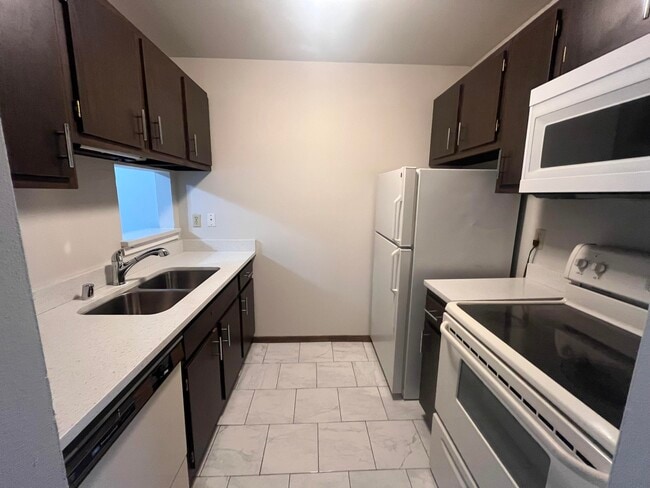 Building Photo - 6179 W Cold Spring Rd