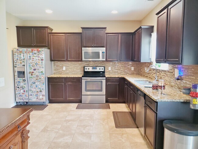 Building Photo - 908 Blane Ln