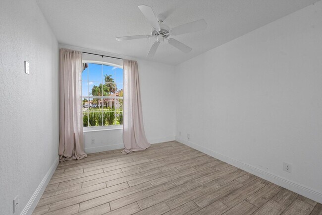 Building Photo - 3800 Miramontes Cir