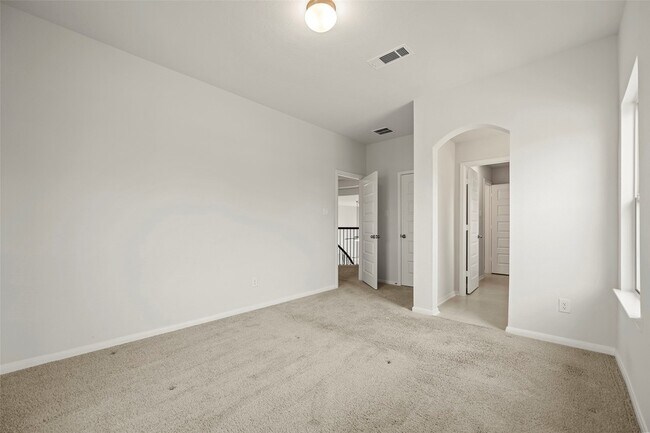 Building Photo - 21215 Central Vly Ln