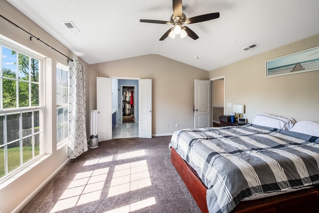Building Photo - 2924 Tuckland Dr