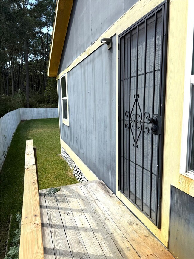 Building Photo - 9822 Candy Ct