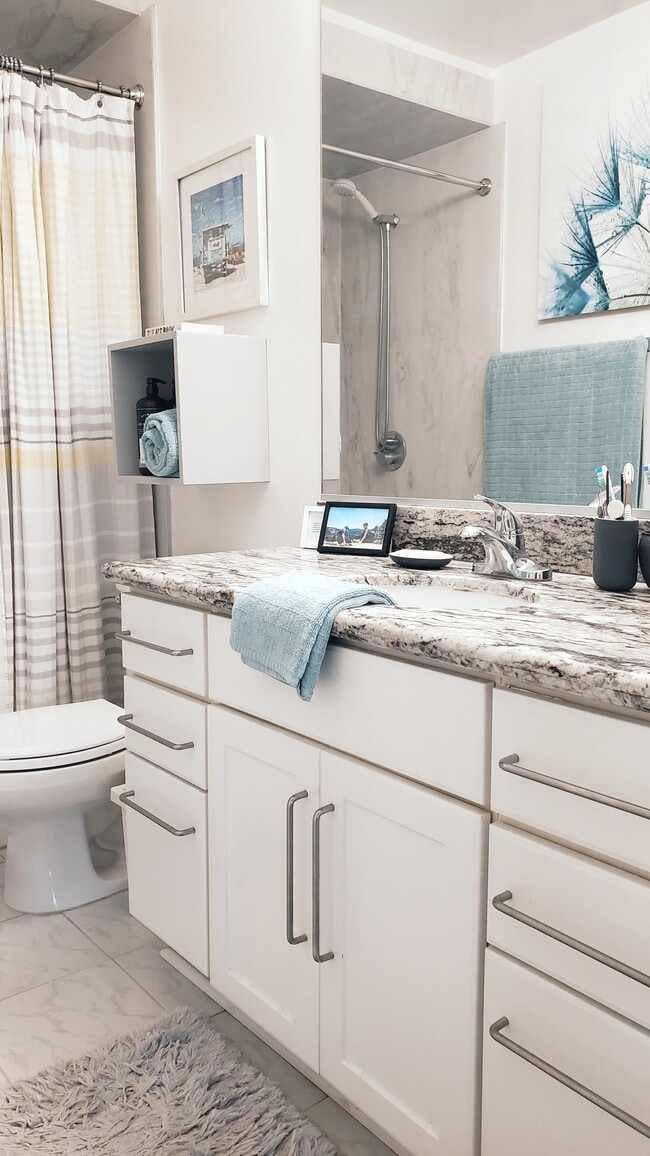 Second private bath - 3601 W Hidden Ln