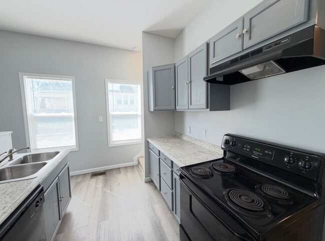 Building Photo - 1756-1756 S Delaware St