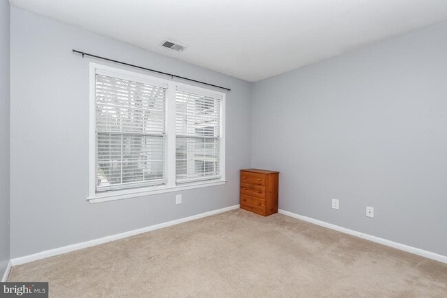 Building Photo - 306 Trinity Ct