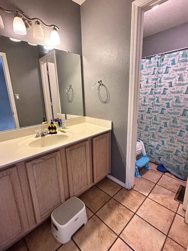 Building Photo - Coming Soon! 5 Bedroom 2.5 Bathroom w/ 2 Car Garage w/ Refrigerated Air