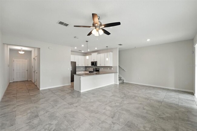 Building Photo - 9944 Red Eagle Dr