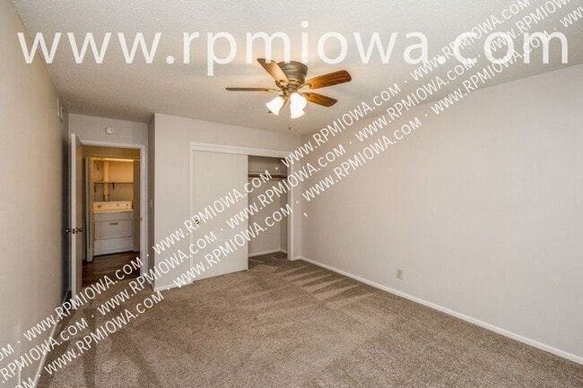Building Photo - 2056 NW Hickory Ln