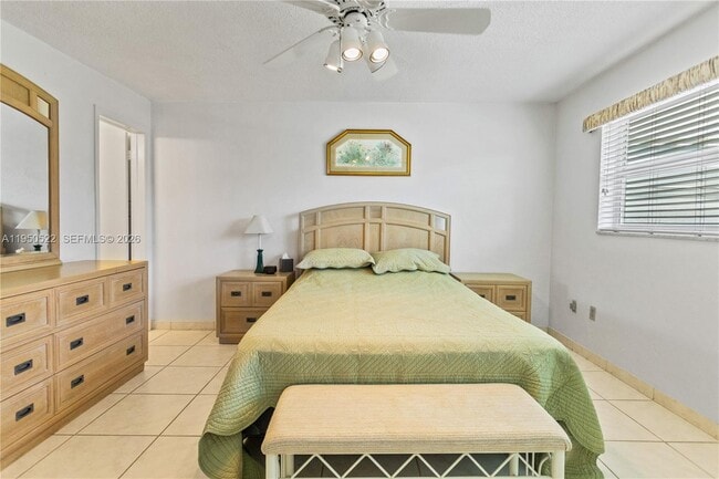 Building Photo - 2200 Diana Dr