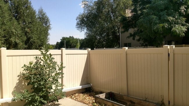 Building Photo - 1704 Ostia Cir