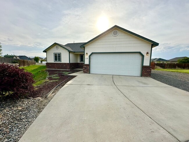 Building Photo - 3 Bedroom Home North of CWU