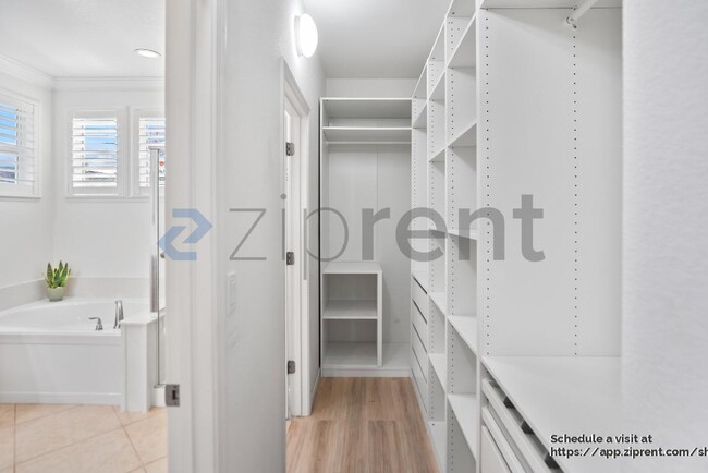 Building Photo - 28530 Gulfport Cir