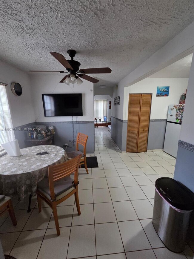 Building Photo - 812 86th St