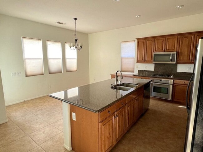 Building Photo - Palm Desert Country Club