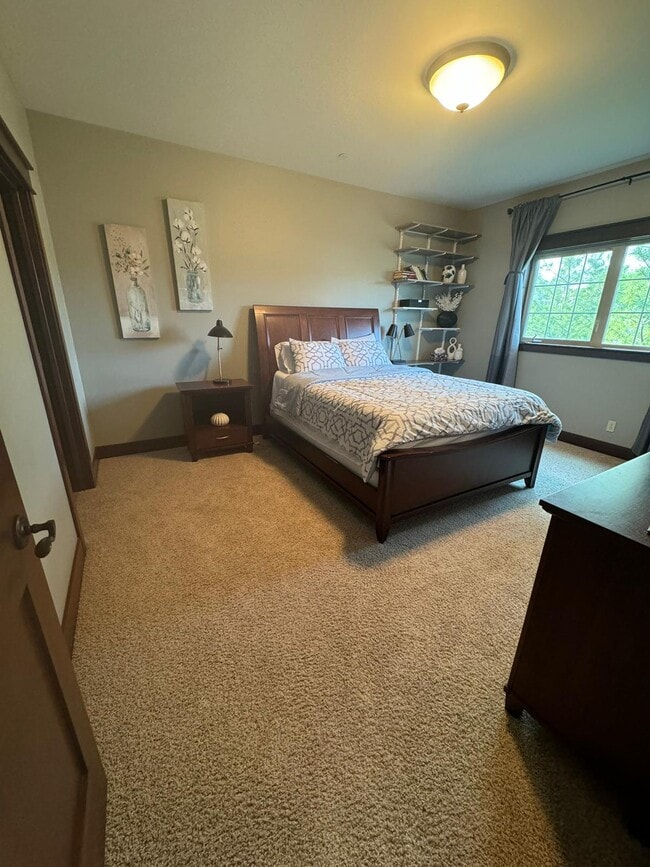 Building Photo - River Stone Condominium