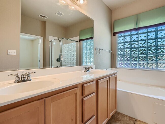 Building Photo - 210 Arrowhead Trail