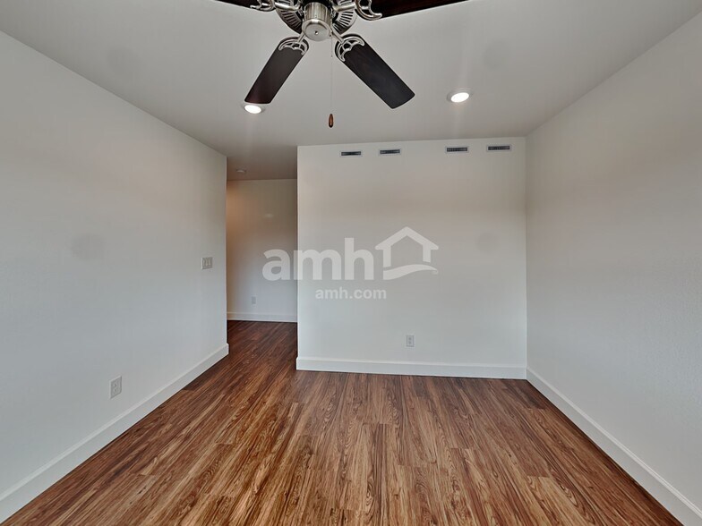 Building Photo - 9162 Liberty Cap Ct