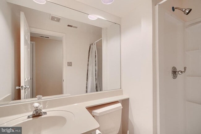 Building Photo - 309 Overlea Pl