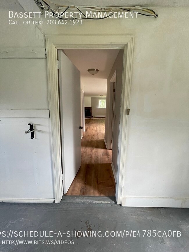 Building Photo - 45 Carriage Dr