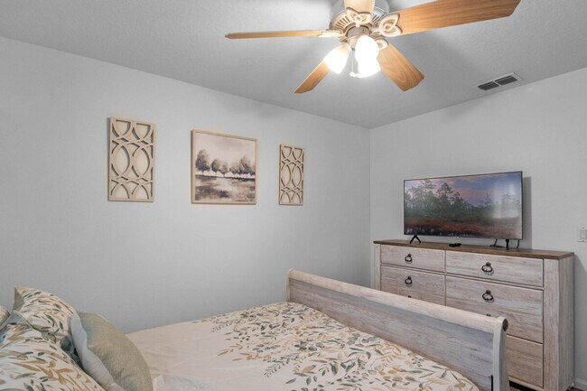 Building Photo - 15730 Bay Vista Dr