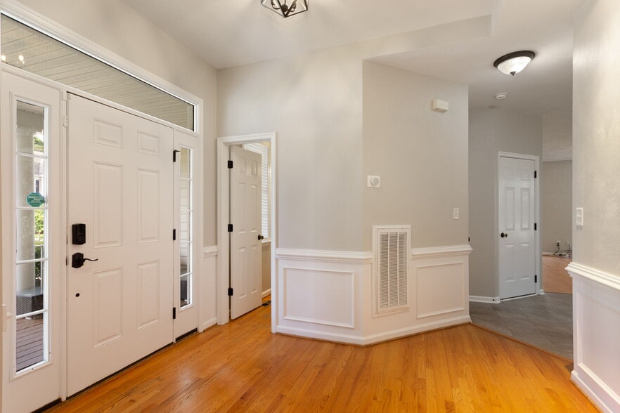 Building Photo - 22301 Tradewinds Dr