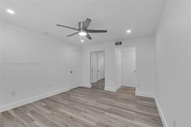 Building Photo - 6920 Harding Ave
