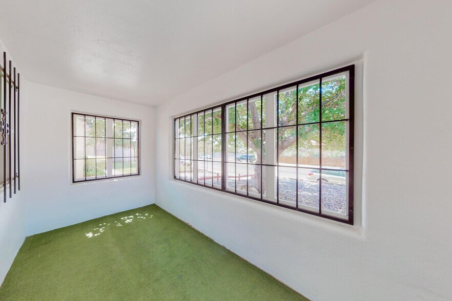 Building Photo - 3106 Monte Vista Blvd NE