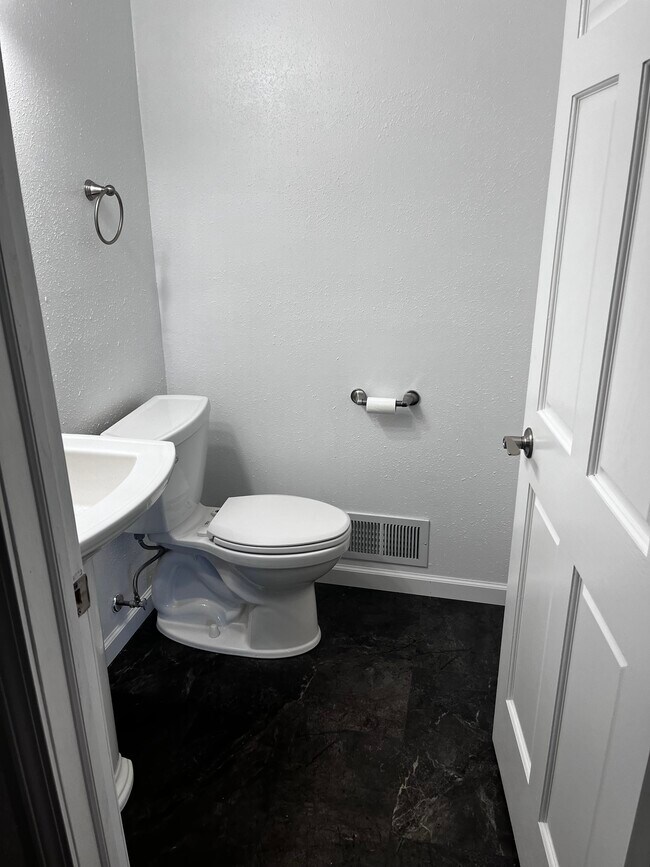 Half Bathroom - 5580 Springbrook Rd