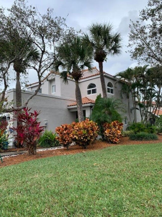 Building Photo - 10465 Mateo Ct