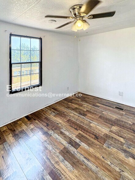 Building Photo - 141 Gordon Dr