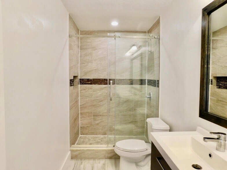 Building Photo - 4155 Turnberry Cir