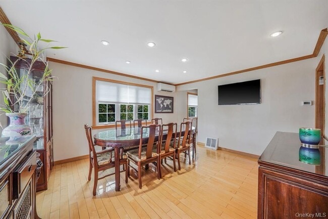 Building Photo - 508 Chamberlin St