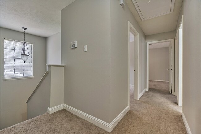 Building Photo - 3 Field Flower Ct