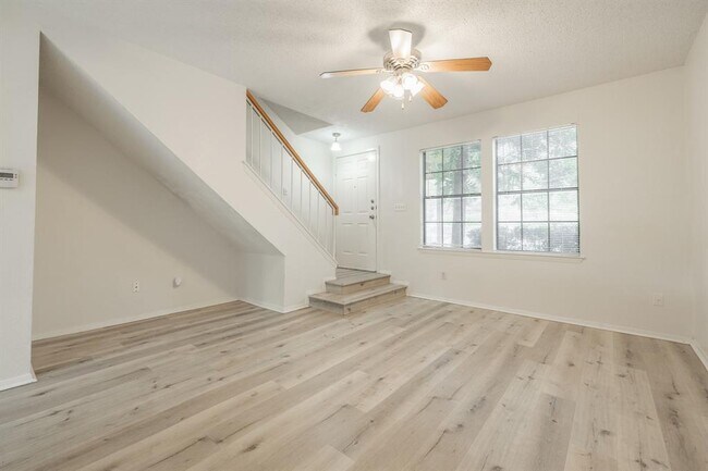 Building Photo - 11901 Swearingen Dr
