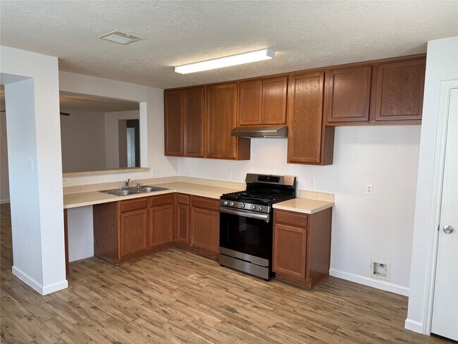 Building Photo - 3039 Legends York Dr