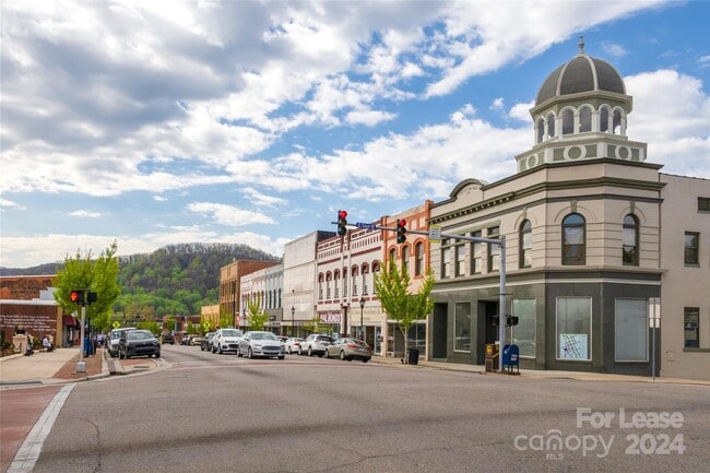 Building Photo - 138 S Main St