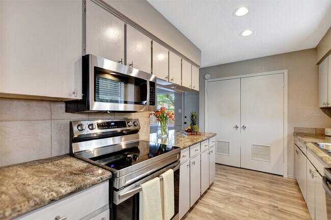 Building Photo - 3826 Willow Springs Ln