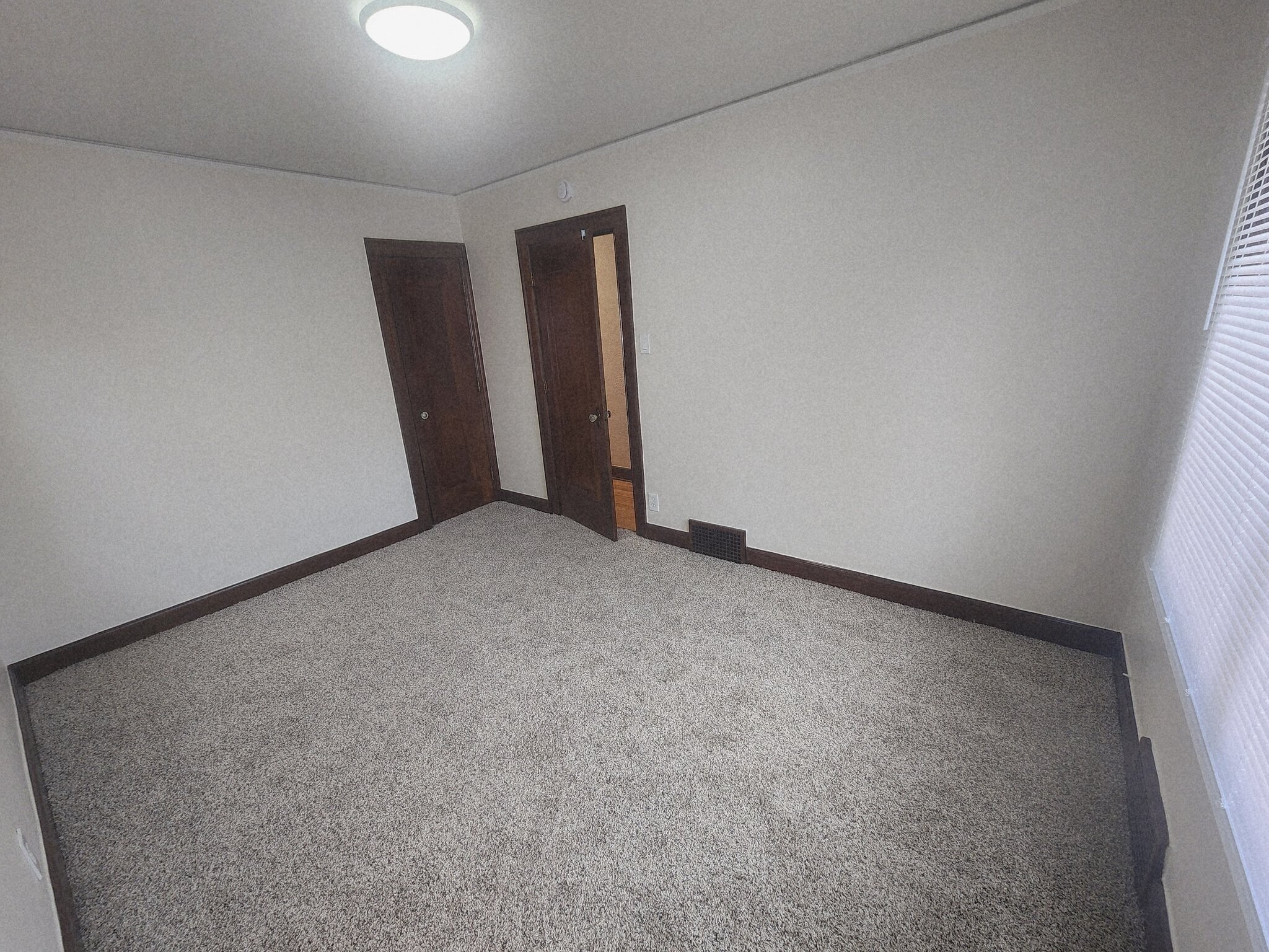 Building Photo - 17145-17147 Santa Rosa Dr