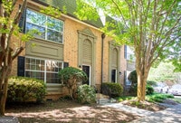 Building Photo - 6980 Roswell Rd