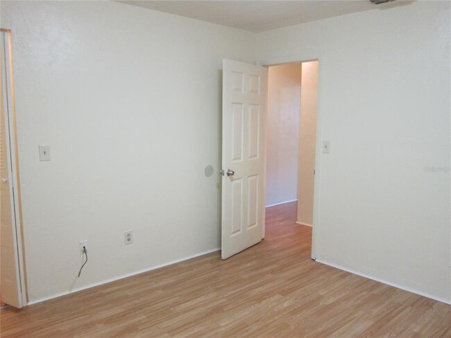 Building Photo - 6417 SW 9th Ave