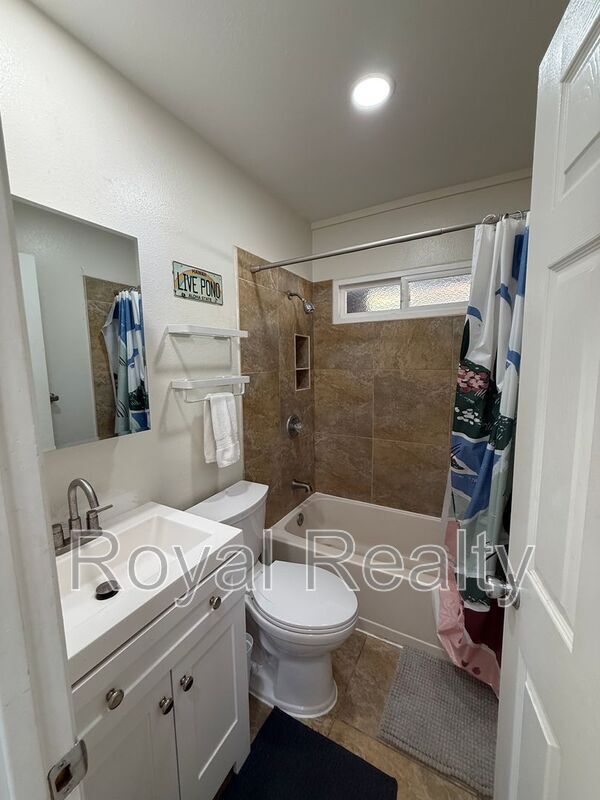 Building Photo - 63 Kalola Pl