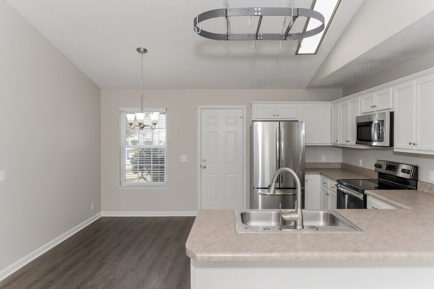 Building Photo - 7409 E Winchester Dr