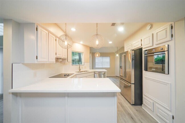Building Photo - 5407 Oakhaven Ln